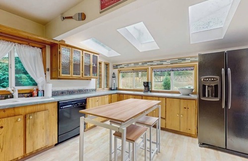 Mapleton House | Charming home on the Siuslaw River with a fire pit, WiFi, & W&D