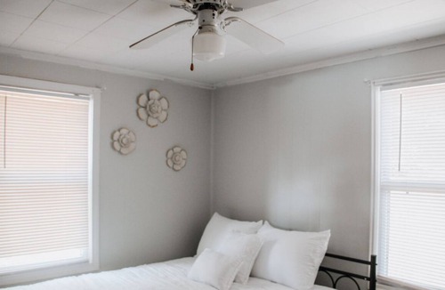 Fair Play House | Charming Lake Front Reverie