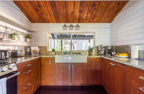 Snoqualmie Ridge House | Charming Lakefront Log Cabin