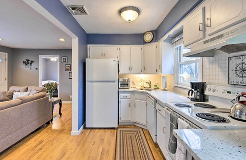Rocky Point Cottage | Charming Rocky Point Home ~ 1 Mi to Beach!