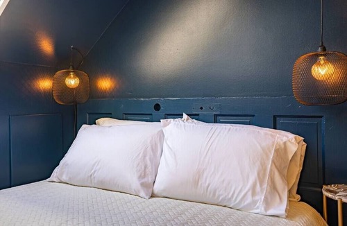 Broadway Hotel | Charming Room in Historic Inn with Parking - Rm 8