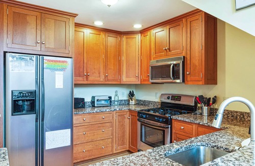 Proctorsville House | Charming & spacious two-story townhome with balcony - close to Okemo