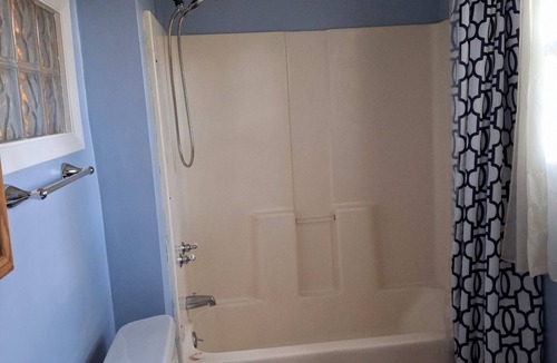 Bloomington Apartment | Charming studio in tranquil Bloomington with AC