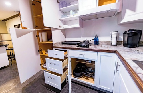 Indianapolis Apartment | Charming studio with WiFi and AC in lovely Indianapolis