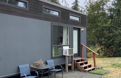 Olympia House | Charming Tiny House Retreat