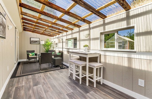 Lake Stevens House | Charming Updated Retreat Walk to Lake Stevens!