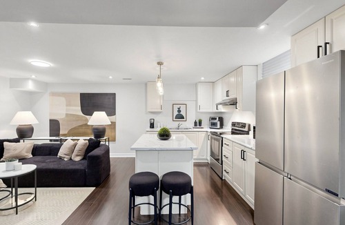 Pickering House | Chic 2BR Suite Stylish Stay w/Kitchen + Backyard