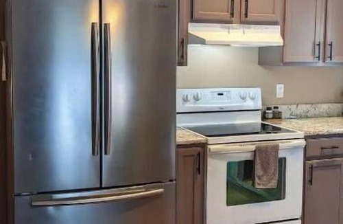 Southeast Salem House | Chic 3/2 Private Firepit and Bunkroom Near Dwntn
