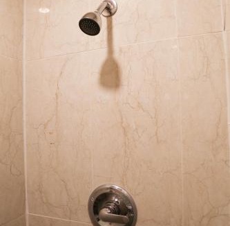 Steveston House | Chic Artistic Studio Suite Exceptional Luxury with private entry