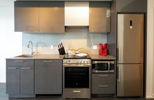 Church and Wellesley Apartment | Chic Studio APT w/private balcony & fast Internet