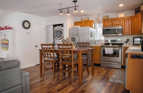 Valois House | classic cottage meets modern style.