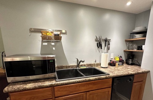Springfield House | Clean & Cozy Private Basement. Tailored to You! Great Location!