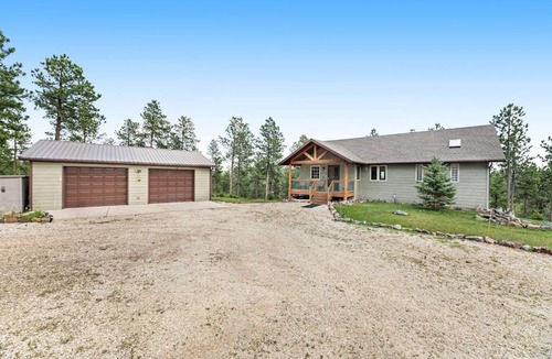 Benchmark House | Cliffview Cabin