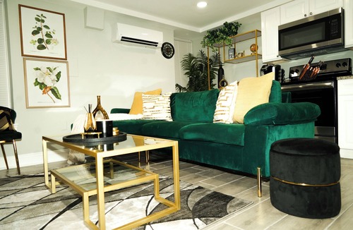 Mount Pleasant Apartment | Close to Everything/Freeparking/National ZOO