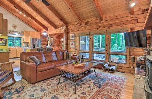 Canton House | 'Cold Mountain Reflections' Cabin w/Game Room!