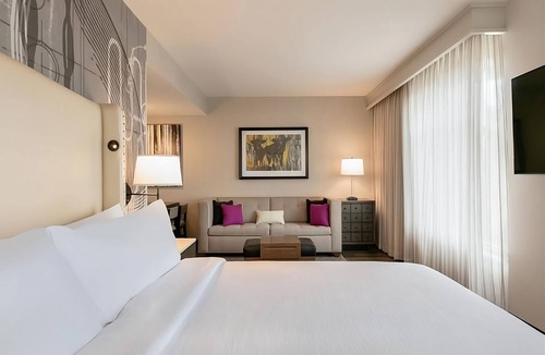 Berkeley Heights Hotel | Comfort & Convenience! 4 Cozy Units w/Indoor Pool, Free Breakfast, Parking!