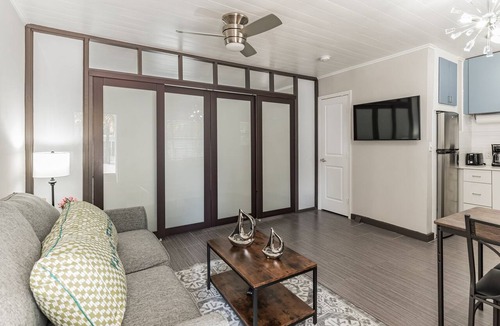 Singer Island Apartment | Comfortable beach apartment with pool