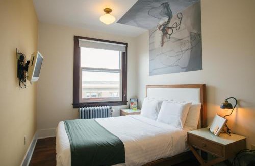 Astoria Hotel | Commodore Hotel