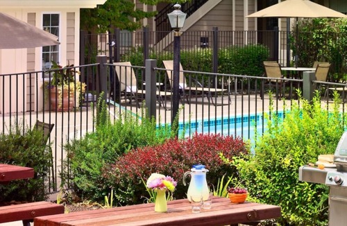 Sharonville House | Convenient Location! Pool, Free Breakfast & Parking, Close to Gorman Park!