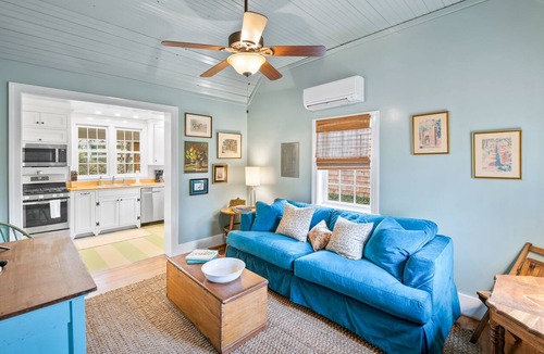 Batesville Cottage | Cornwall Cottage at Ivy Cottages | Country Living Near Charlottesville