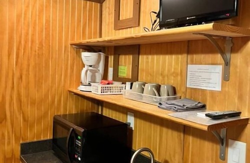 Chocowinity Cabin | Cotton Patch Landing Campground & Marina