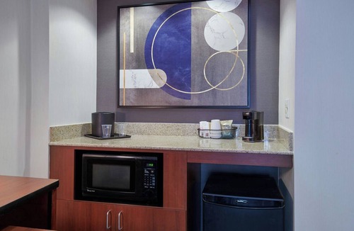 Romulus Hotel | Courtyard by Marriott Detroit Metropolitan Airport Romulus