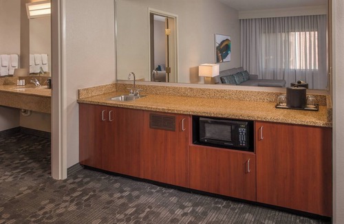 Potomac Falls Hotel | Courtyard by Marriott Dulles Town Center