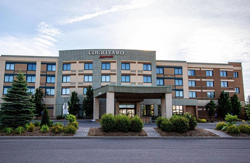 Kingston Hotel | Courtyard by Marriott Kingston Highway 401