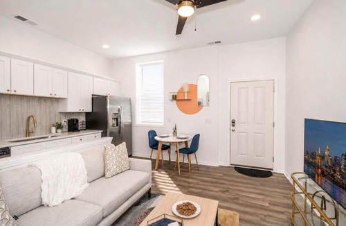 Covington House | Covington Charm 202