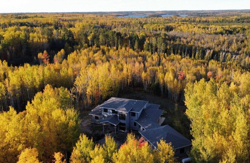 Babbitt Cabin | Cozy 2-bed Cedar Studio in Babbitt for Relaxing stay @ Whitetail Estates