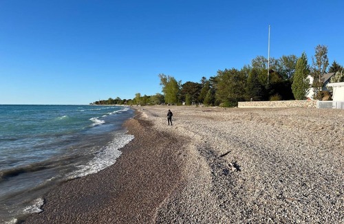 Point Clark Cottage | Cozy 3 Bedroom Cottage in Beautiful Point Clark
