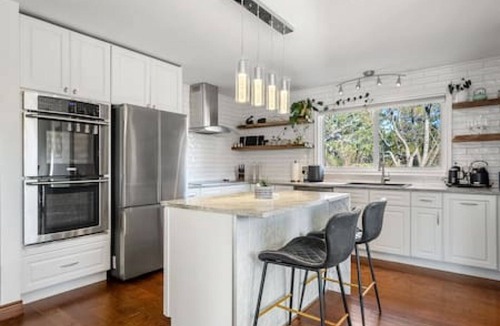 Kelvin Grove House | Cozy 3BR Home,Huge Backyard in Quiet Neighbourhood