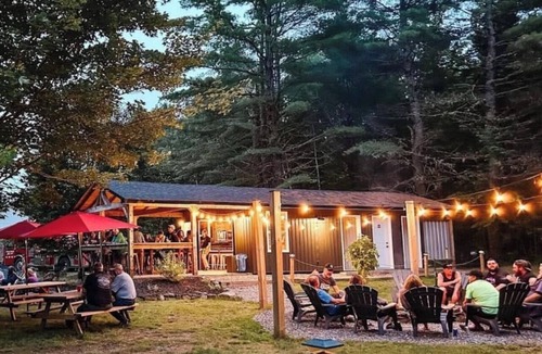 Maugerville Cottage | Cozy Beach Escape/Fire pit/Sunrises/Lake Views/Golf/Pickleball/45 to Fredericton