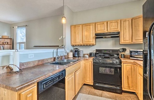 Fall Creek Place House | Cozy Downtown Escape