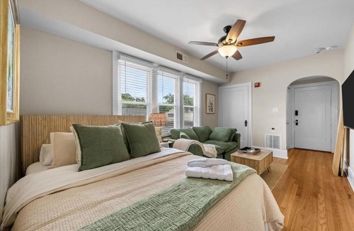 Downers Grove Apartment | Cozy Downtown Studio Walk to Metra