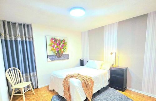 Toronto Apartment | Cozy haven
