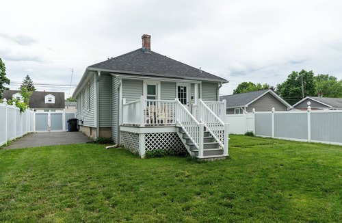 Wethersfield House | Cozy & Peaceful- gated yard, minutes from Hartford