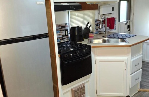 Burnside Other | Cozy private camper