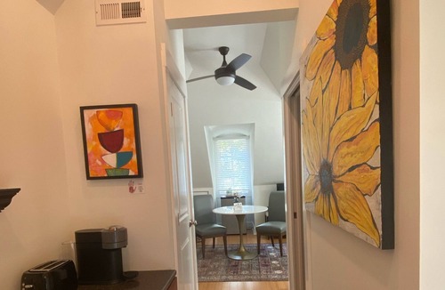 Old Irving Park Apartment | Cozy, private studio, perfect for solo/couples, in private, safe, wooded setting