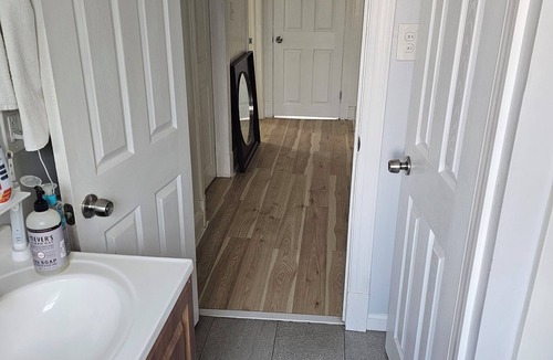 Carroll-South Hilton House | Cozy Room, shared bathroom.