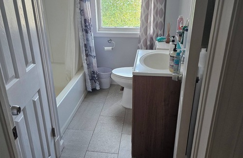 Carroll-South Hilton House | Cozy Room, shared bathroom.