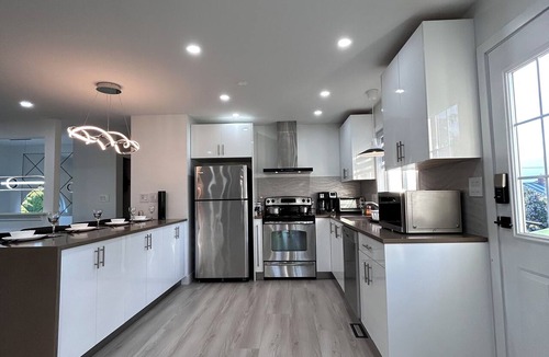 Sardis House | Cozy , spacious and comfortable house. Pet friendly! And close to everything!