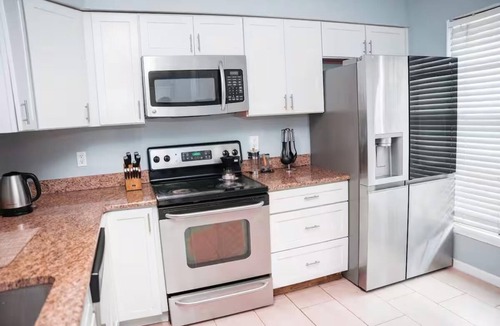 Springfield House | Cozy Springfield Townhome/WIFI/Pet Friendly