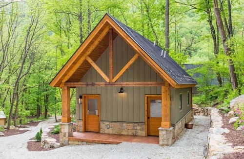 Roseland Cabin | Crabtree Meadows - Luxury Glamping in VA