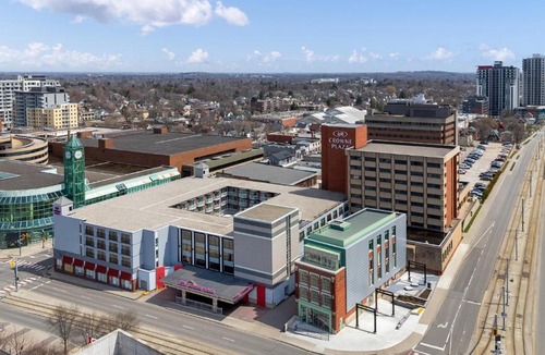 Kitchener Hotel | Crowne Plaza Kitchener-Waterloo by IHG