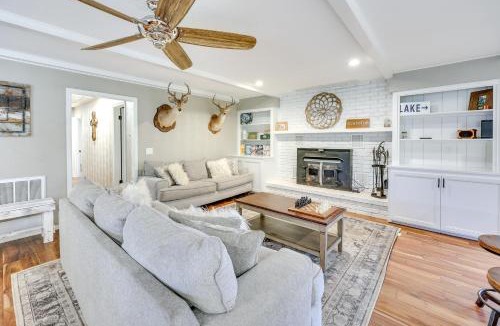 Hodgen House | Deck & Views: Spacious ‘Lake House’ Escape