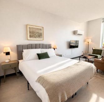 Westown Apartment | Deer District Studio Apt - One Block from Fiserv and Baird