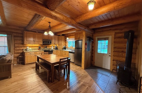 Enterprise Cabin | Dei's Place built for the whole family.