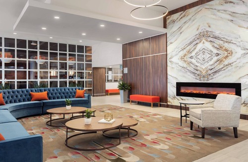 Wayne Hotel | Delta Hotels by Marriott Indianapolis Airport