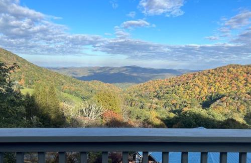 Seven Devils House | Devil's Lookout
